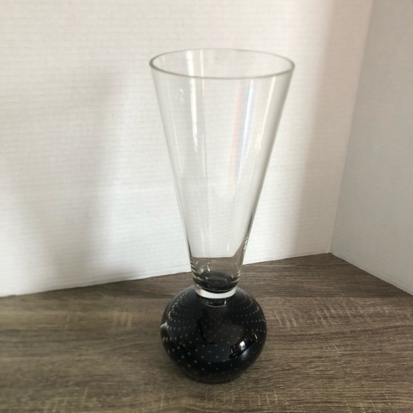 Vtg Hand Blown Glass Vase with Black Base with Controlled Bubbles - Picture 2 of 16
